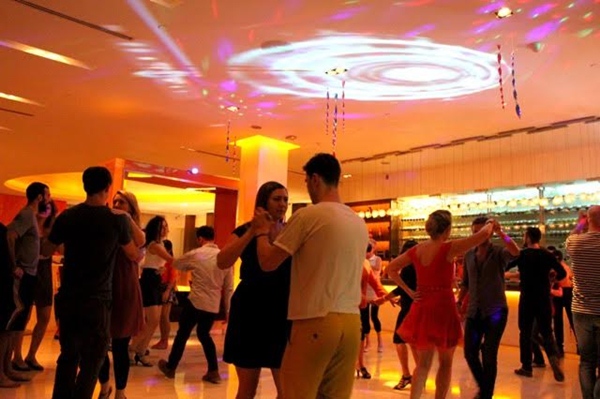 มาขยับจังหวะในใจคุณกับ D2 Latin Dance Party Night ที่มิกซ์บาร์ โรงแรมดุสิตดีทู  เชียงใหม่