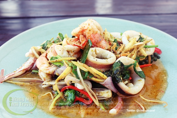 ผัดฉ่าทะเล บ้านดงวิวดอย