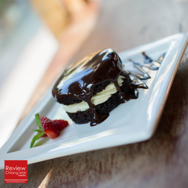 dark chocolate cake same same but different